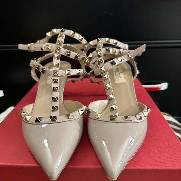 Valentino rockstud nude heels - Picture 3 of 11